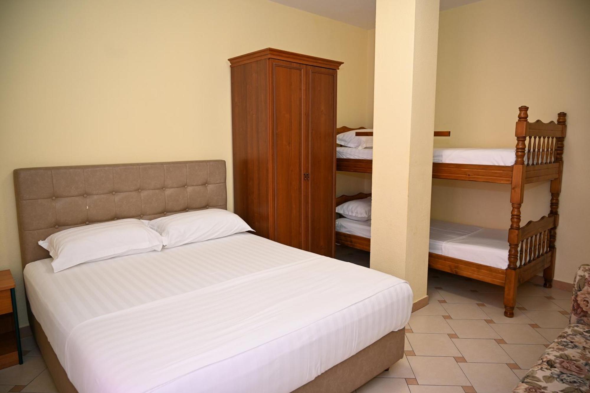 Hotel Vila Emes Durres Luaran gambar