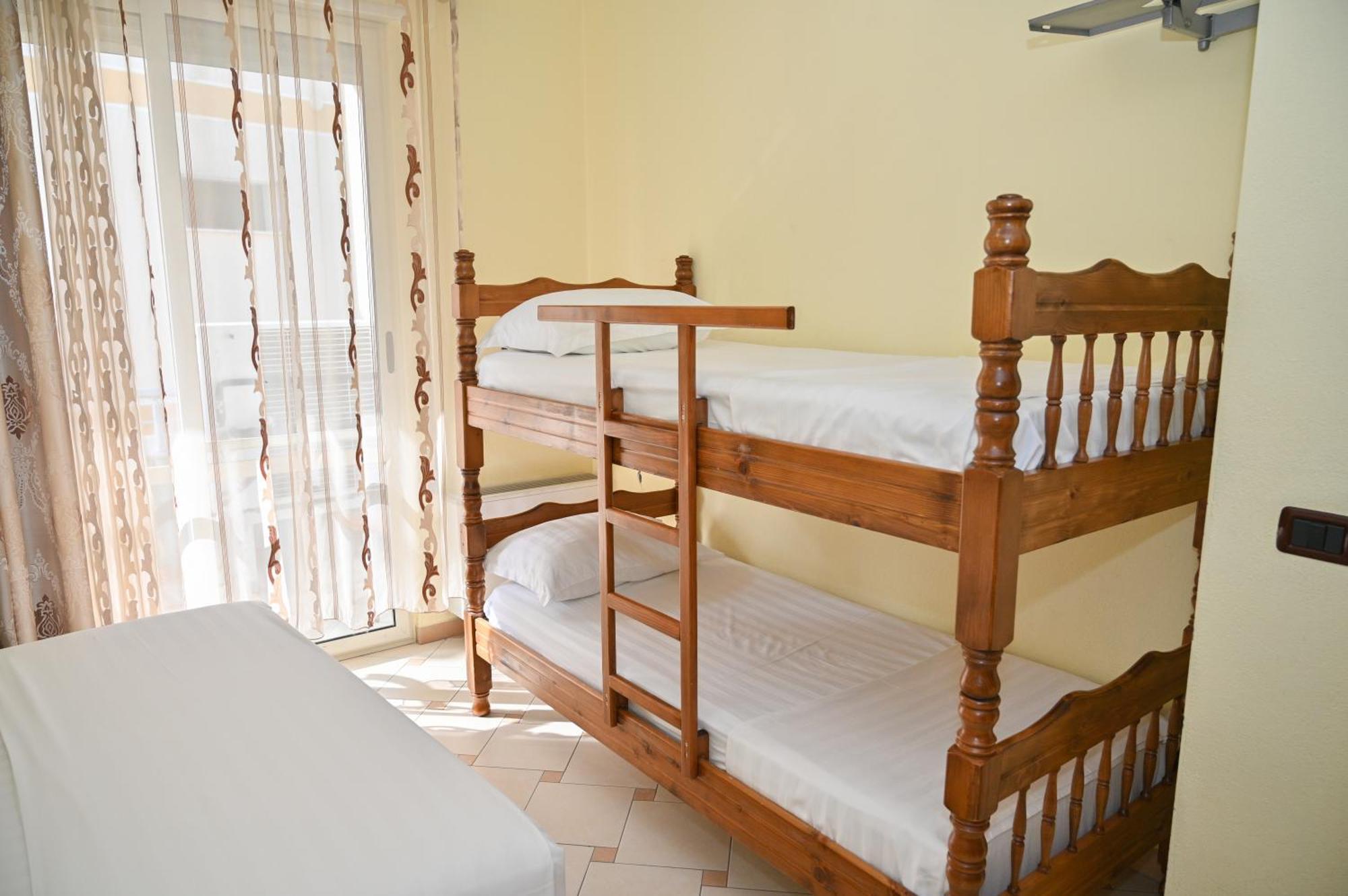 Hotel Vila Emes Durres Bilik gambar