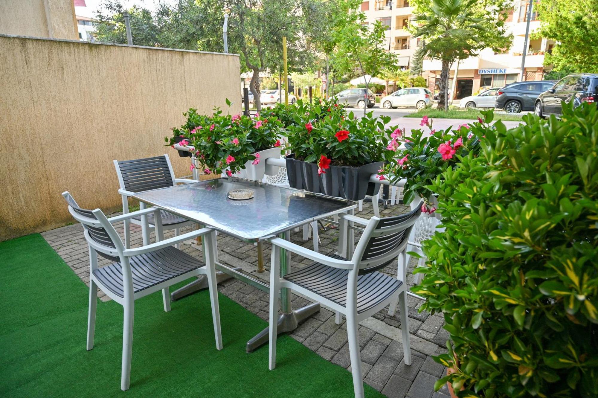 Hotel Vila Emes Durres Luaran gambar
